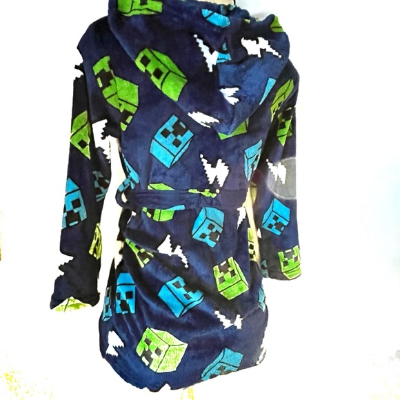 Boys Minecraft Robe - Picture 2 of 7